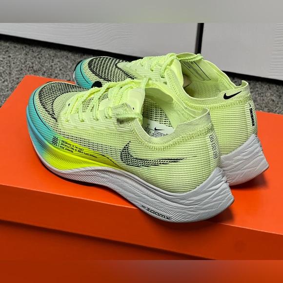 Nike Women's ZoomX Vaporfly NEXT% 2 Volt Turquoise CU4123 700 Size 5 - Picture 3 of 8